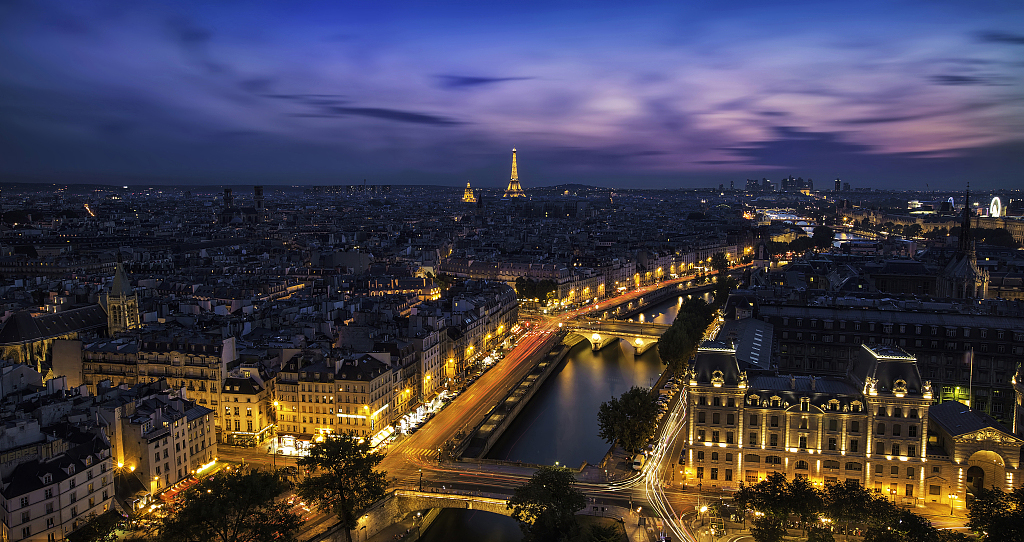 巴黎的夜景实景图.jpg